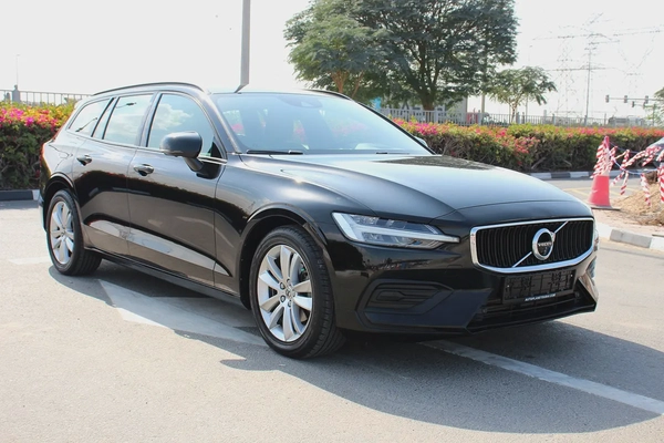 Volvo V60 (wagon) 2021 GCC! Full-service history! Perfect condition!