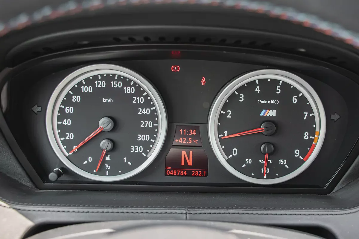 2006 - BMW M6 - IMMACULATE CONDITION - ONLY 48,000 KM DONE-8-8