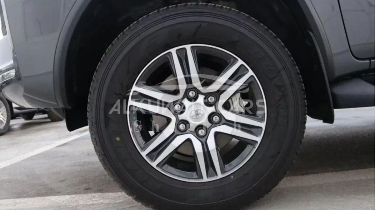 Toyota Fortuner VX1 Toyota Fortuner  4.0L V6 GXR-6-0