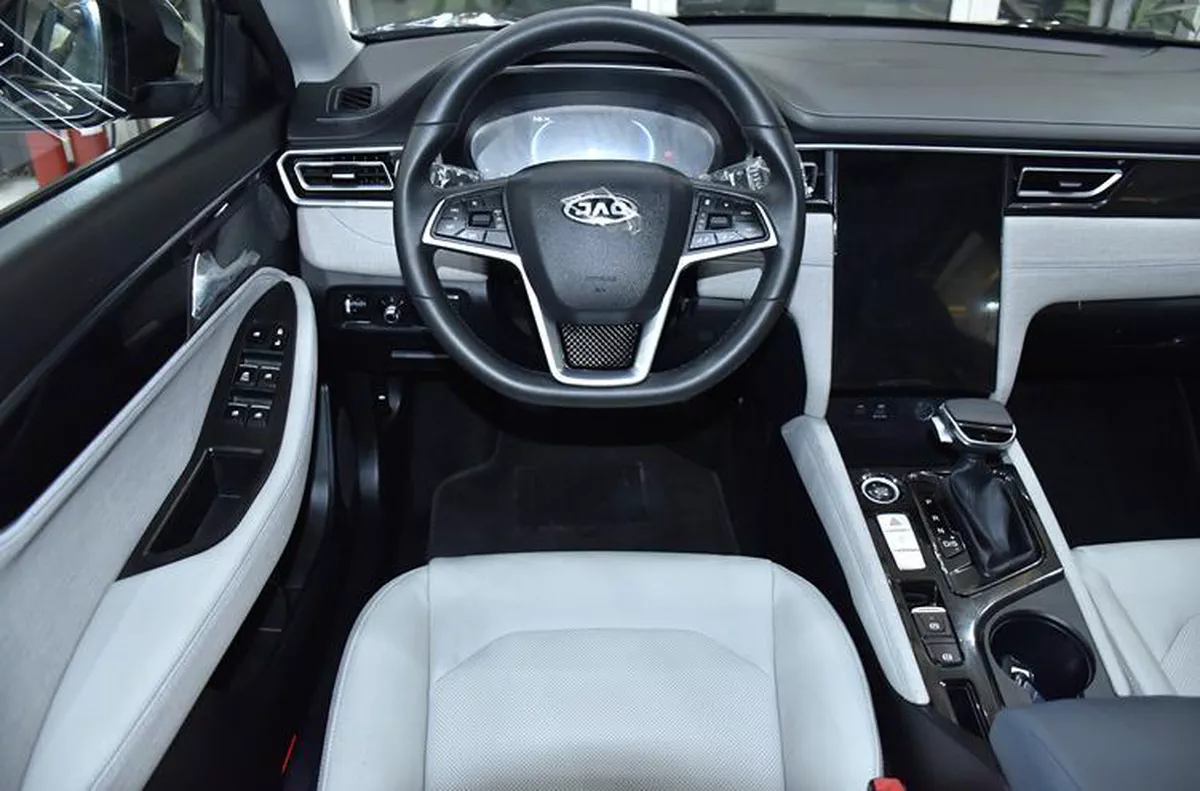JAC J7 ( 2023 Model ) in Grey Color GCC Specs-5-5