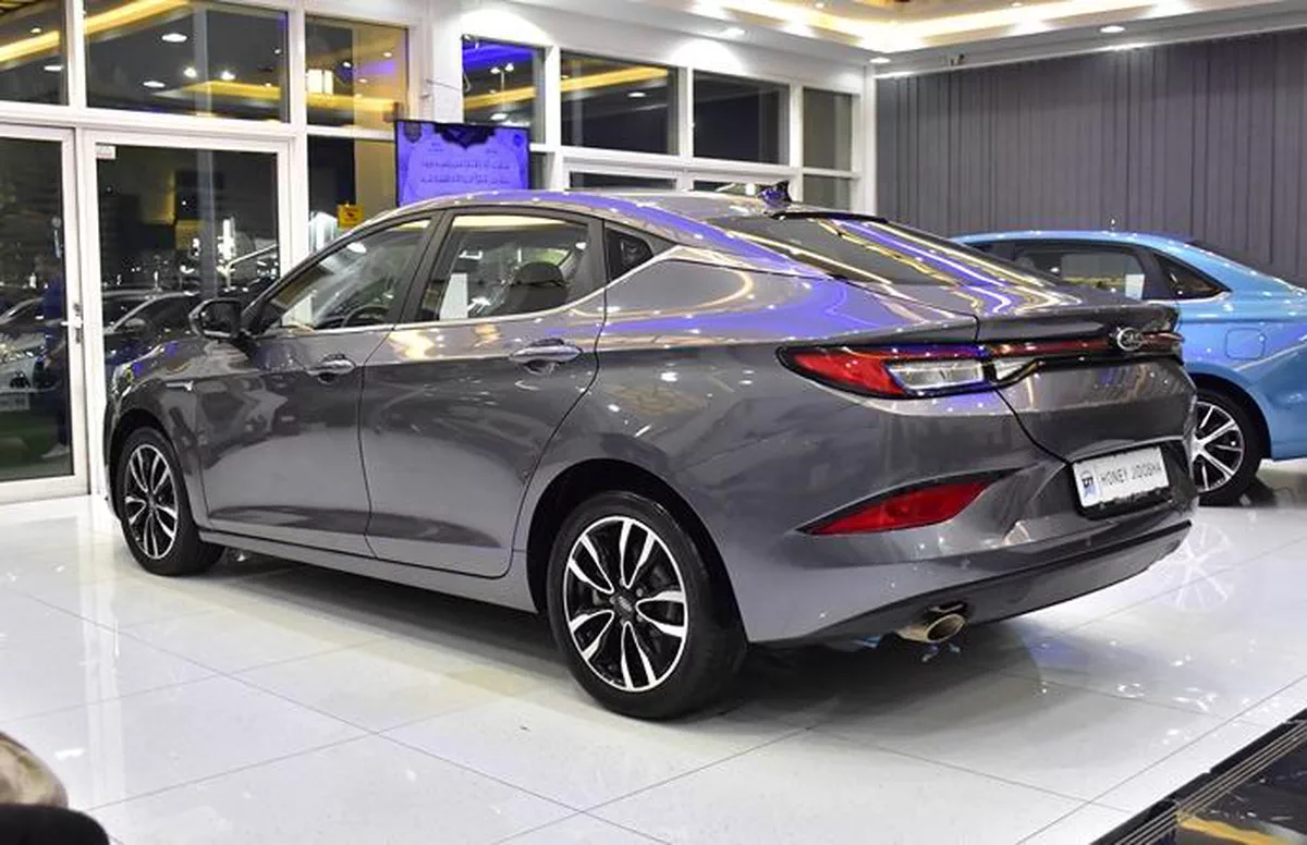 JAC J7 ( 2023 Model ) in Grey Color GCC Specs-1-1