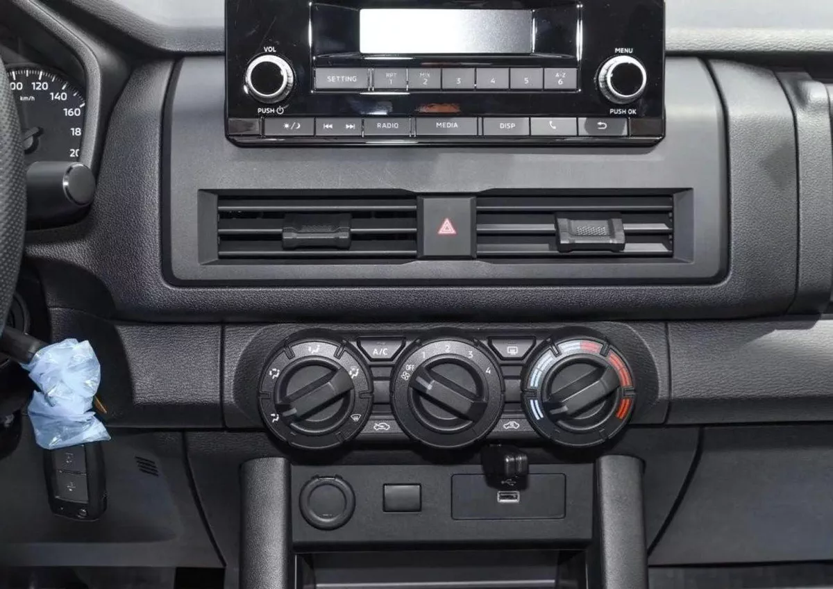 Mitsubishi L200 GLS Mitsubishi L200 / Triton GLX 4WD 2.4L Diesel MT High Line-9-0