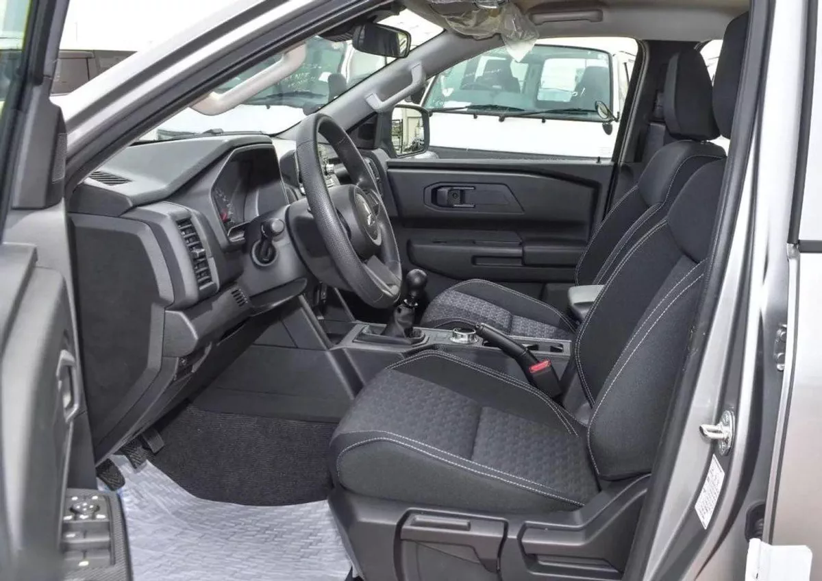 Mitsubishi L200 GLS Mitsubishi L200 / Triton GLX 4WD 2.4L Diesel MT High Line-11-0