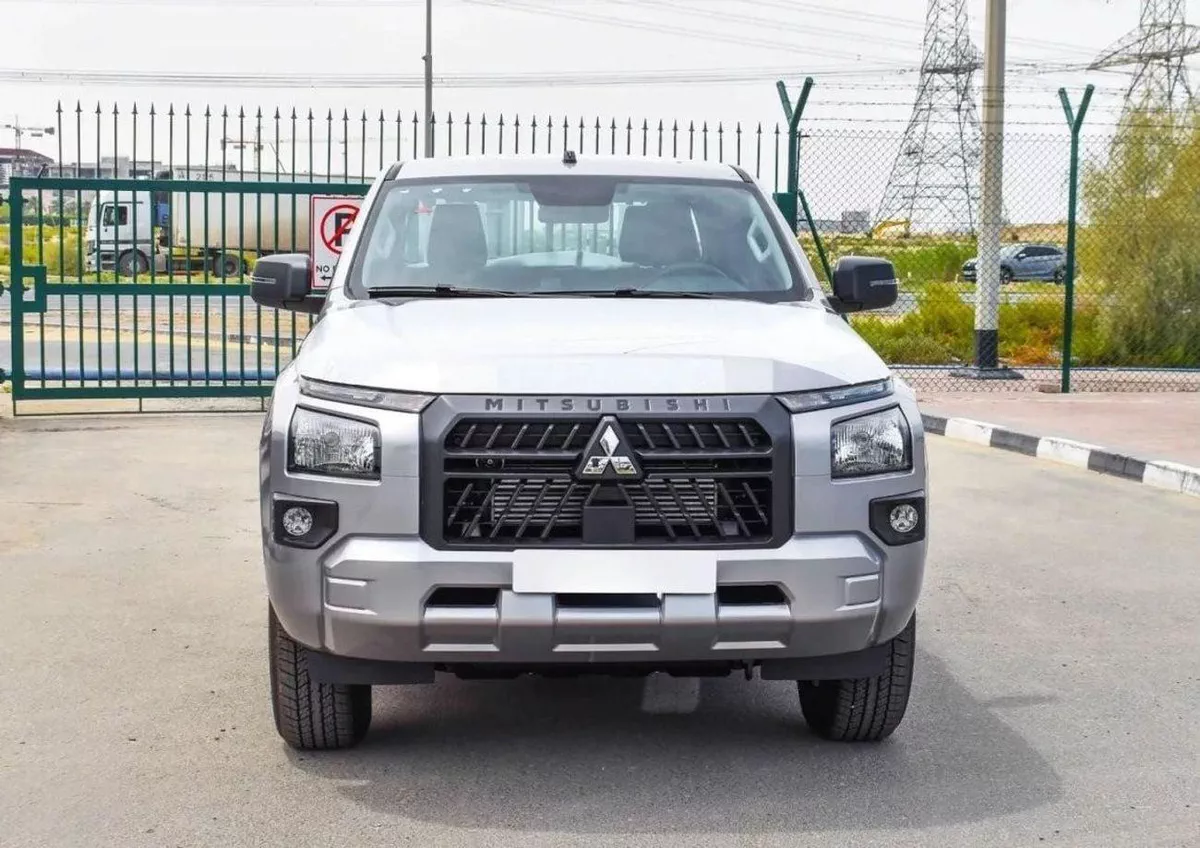 Mitsubishi L200 GLS Mitsubishi L200 / Triton GLX 4WD 2.4L Diesel MT High Line-1-0