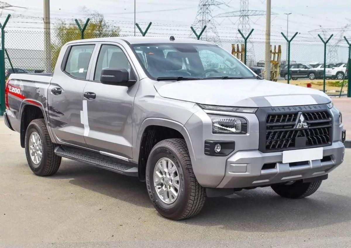 Mitsubishi L200 GLS Mitsubishi L200 / Triton GLX 4WD 2.4L Diesel MT High Line-2-0