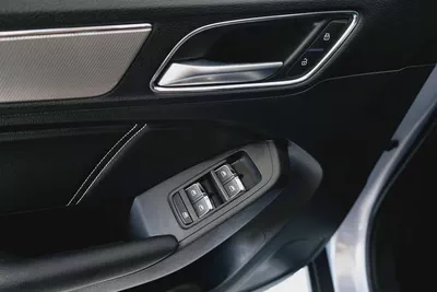 MG RX5 Luxury 2.0L l AED 800 Monthly l GCC | 1 Year Legend Warranty | Free Courtesy Car Included-8