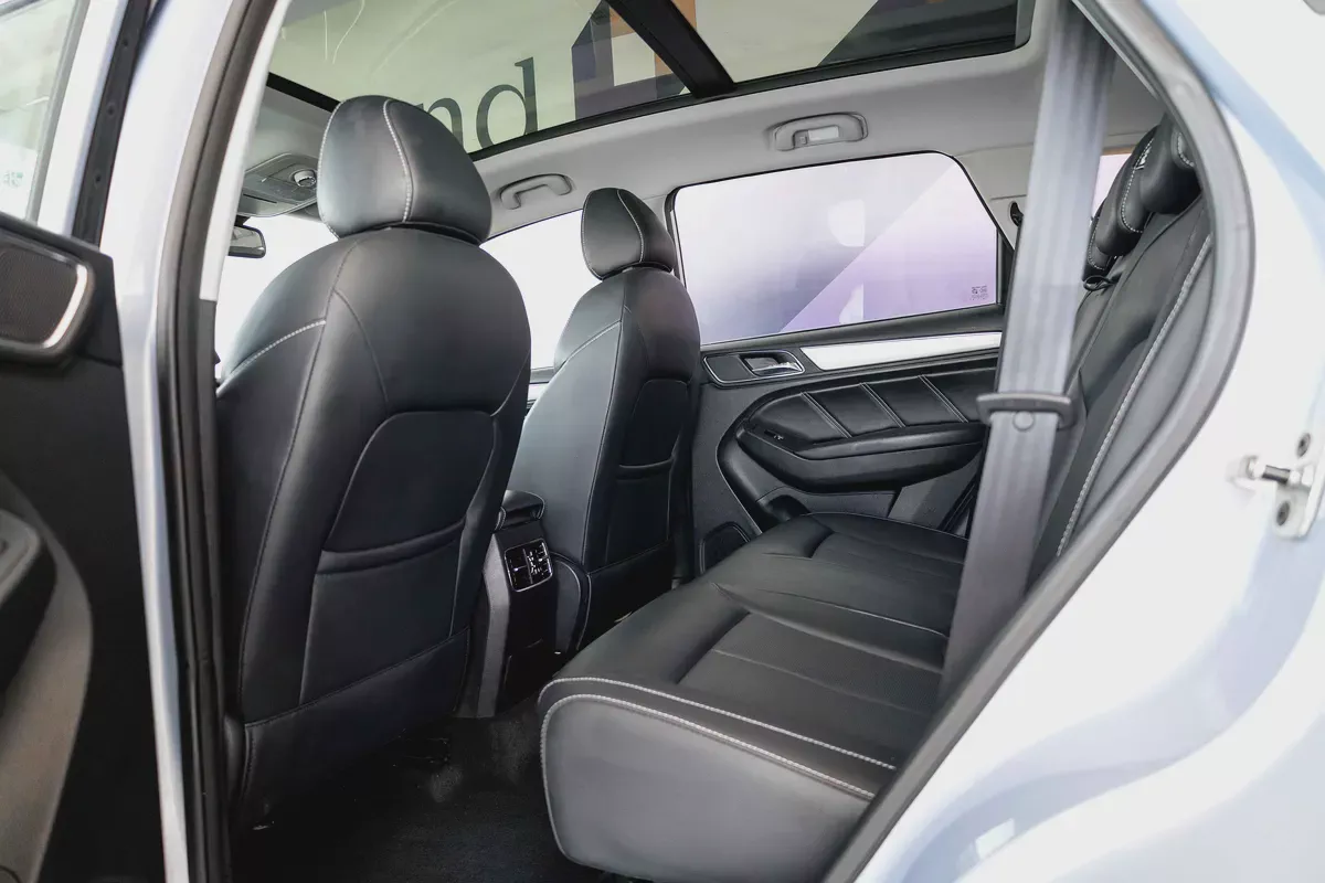 MG RX5 Luxury 2.0L l AED 800 Monthly l GCC | 1 Year Legend Warranty | Free Courtesy Car Included-16-16