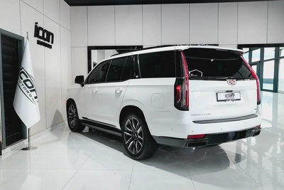 2021 Cadillac Escalade Platinum Luxury | GCC Specs | Low Mileage-15