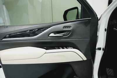 2021 Cadillac Escalade Platinum Luxury | GCC Specs | Low Mileage-6