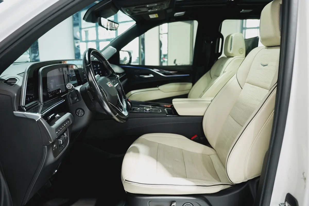 2021 Cadillac Escalade Platinum Luxury | GCC Specs | Low Mileage-9-9
