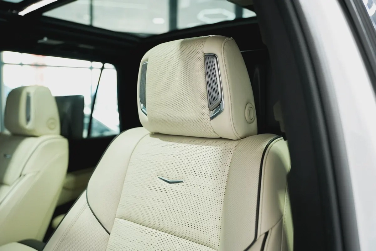 2021 Cadillac Escalade Platinum Luxury | GCC Specs | Low Mileage-10-10