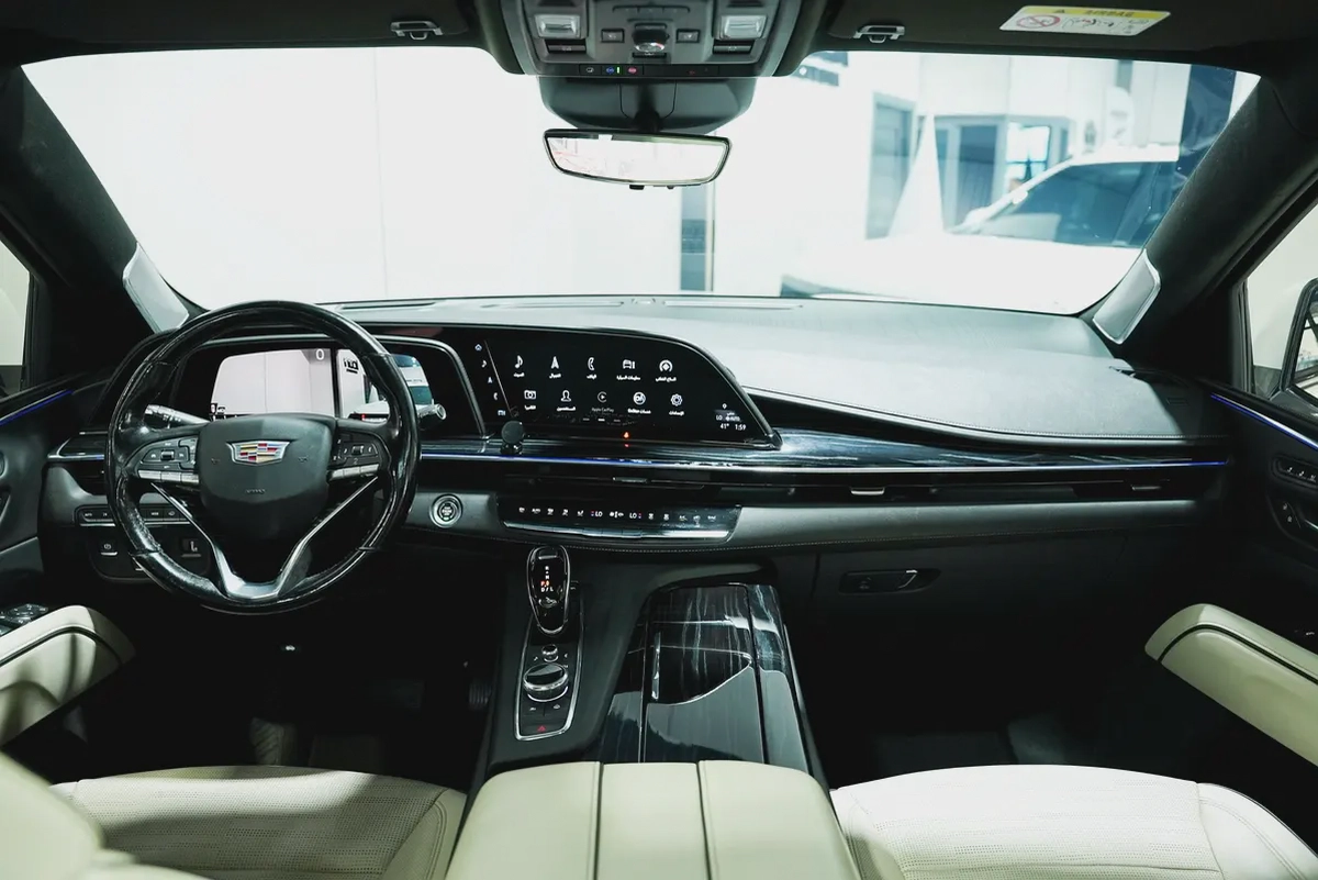 2021 Cadillac Escalade Platinum Luxury | GCC Specs | Low Mileage-12-12