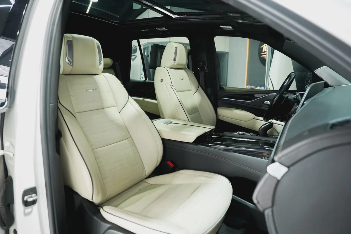 2021 Cadillac Escalade Platinum Luxury | GCC Specs | Low Mileage-14-14