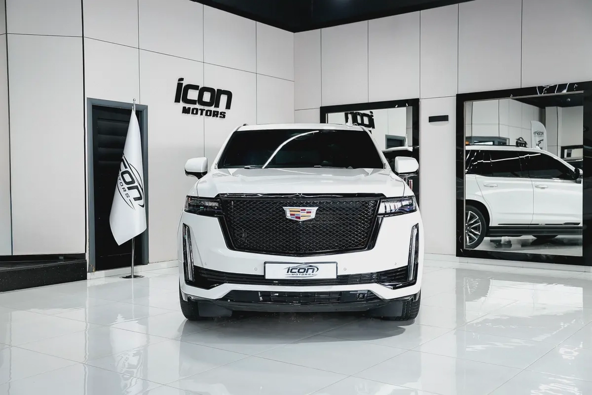 2021 Cadillac Escalade Platinum Luxury | GCC Specs | Low Mileage-1-1