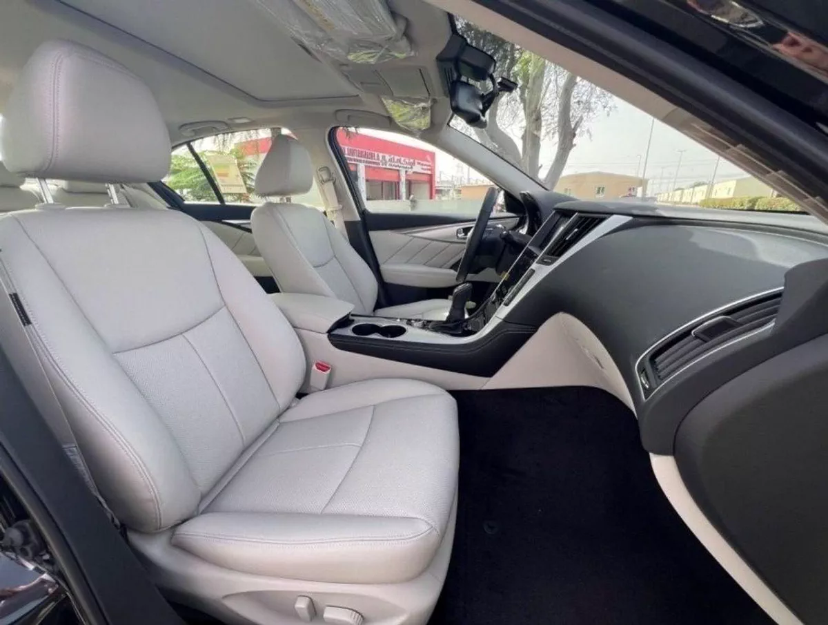 Infiniti Q50 Luxe 3.0L-11-0