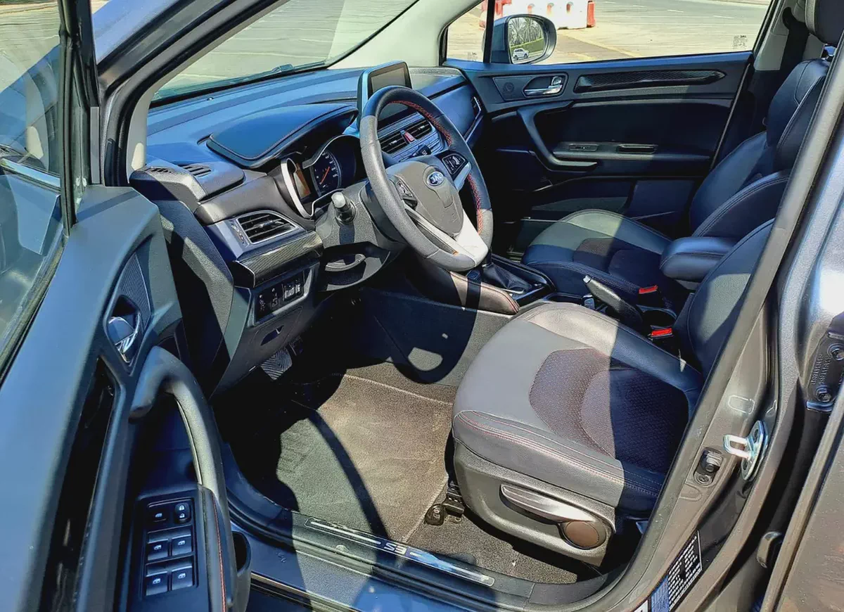 430-Monthly l GCC l Sunroof, Leather, Cruise l Accident Free-9-9