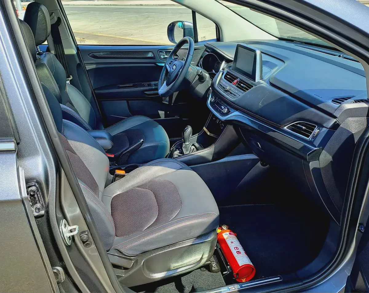 430-Monthly l GCC l Sunroof, Leather, Cruise l Accident Free-10-10