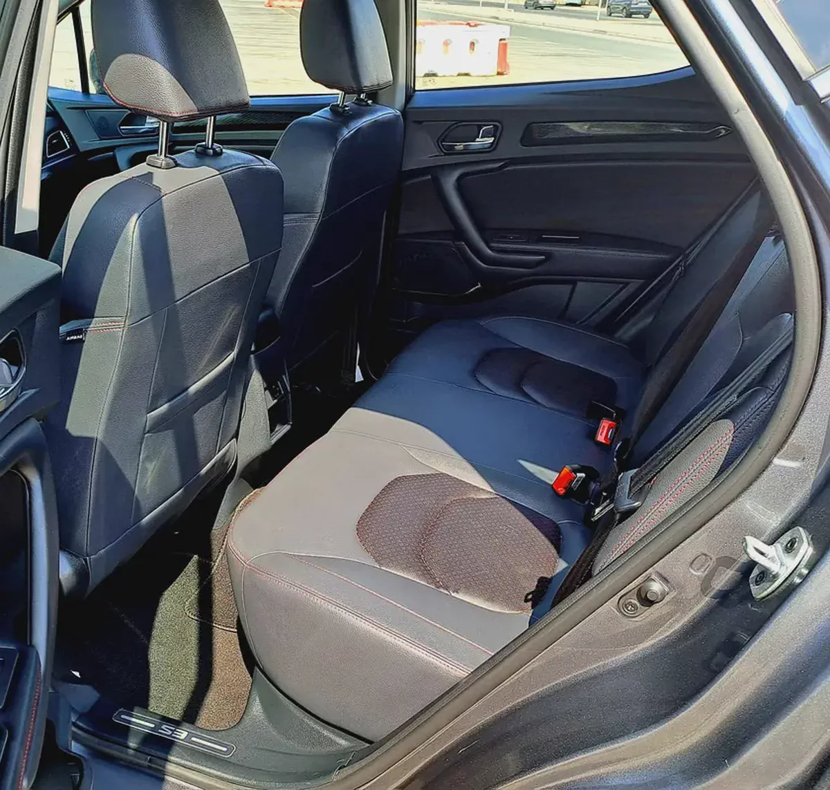 430-Monthly l GCC l Sunroof, Leather, Cruise l Accident Free-11-11