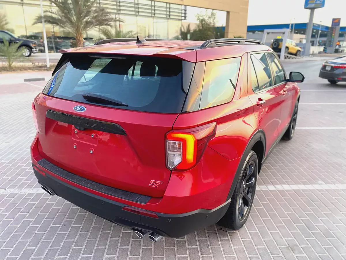 2022 Ford Explorer ST, maroon-7-7