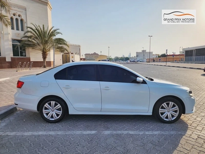Volkswagen Jetta S V4 2.0L 2015 Model GCC Specs With Partial Service History In Perfect Condition-3