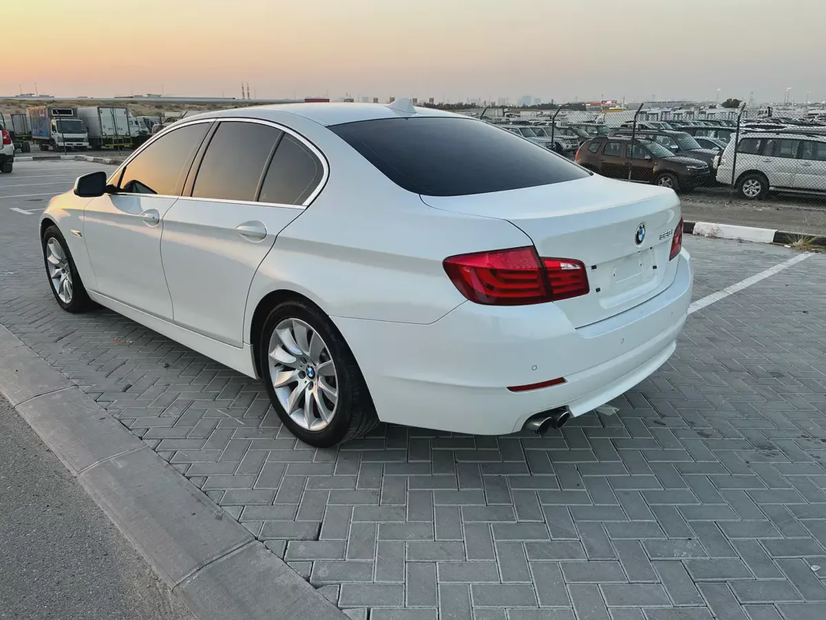BMW 528i-3-3