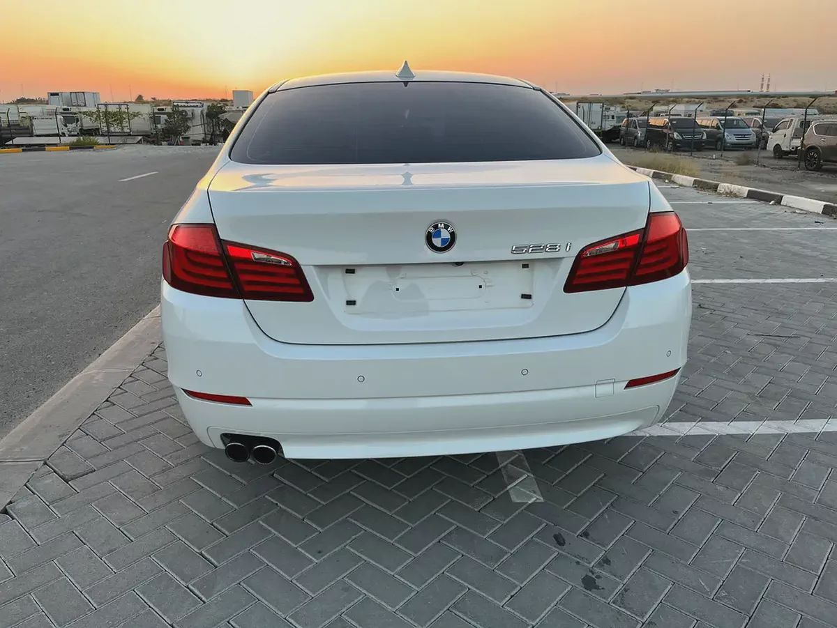 BMW 528i-5-5