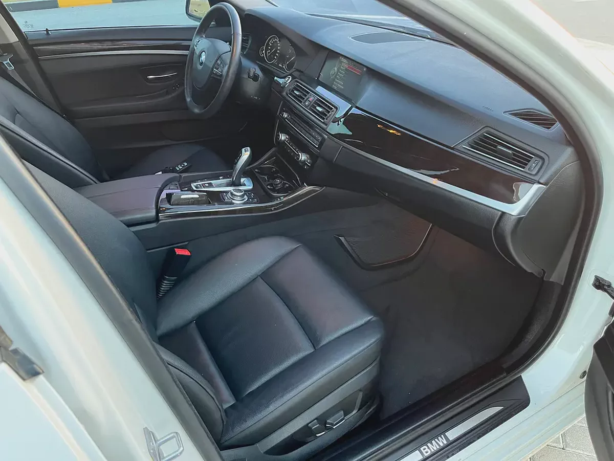 BMW 528i-6-6