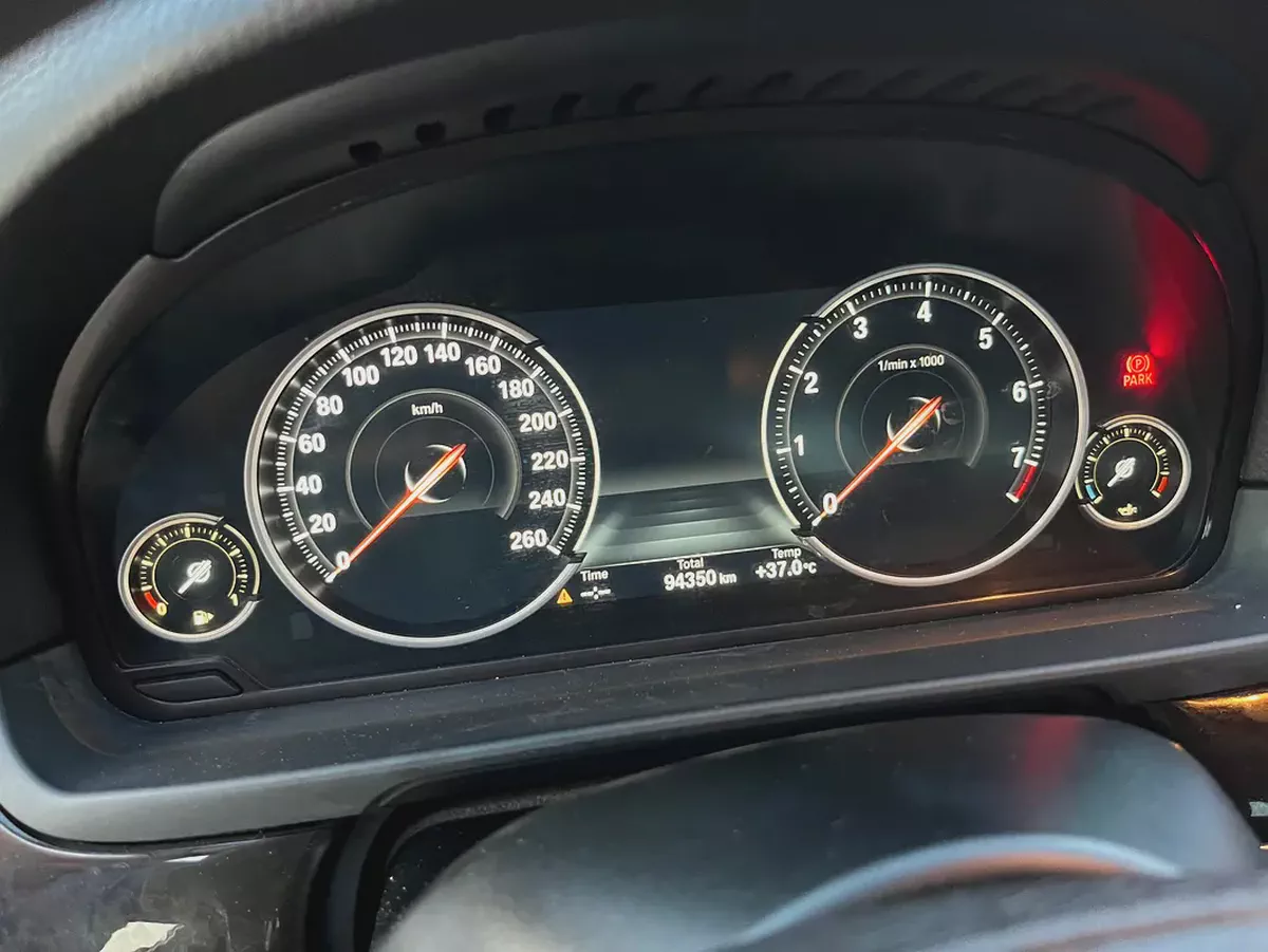 BMW 528i-8-8