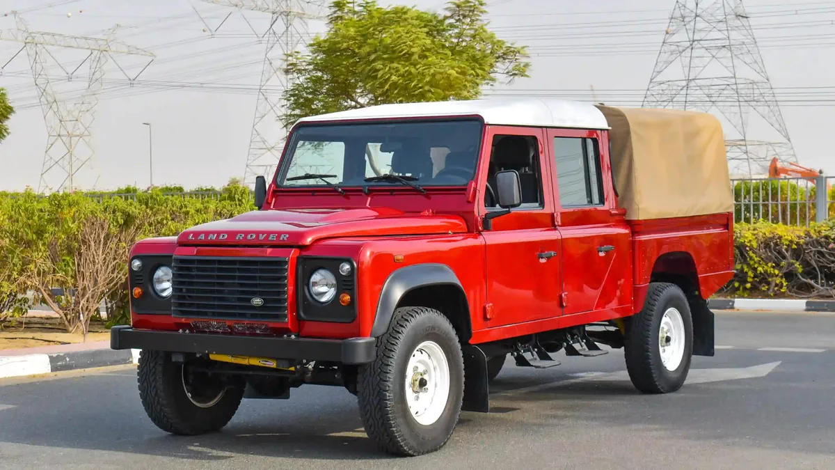 2016 Land Rover Defender 130 Soft Top (Red)-9-9