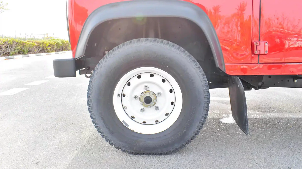 2016 Land Rover Defender 130 Soft Top (Red)-11-11