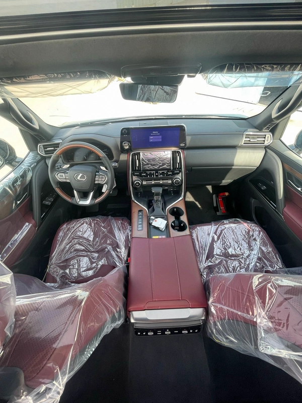 LEXUS LX600 SIGNATURE 2025 | 3.5L | ZERO KM | GCC | FULL OPTIONS