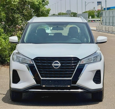 740-Monthly l GCC l 1.6L, Cruise, Camera l Accident Free-11