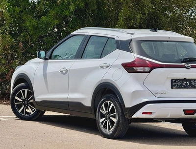 740-Monthly l GCC l 1.6L, Cruise, Camera l Accident Free-14