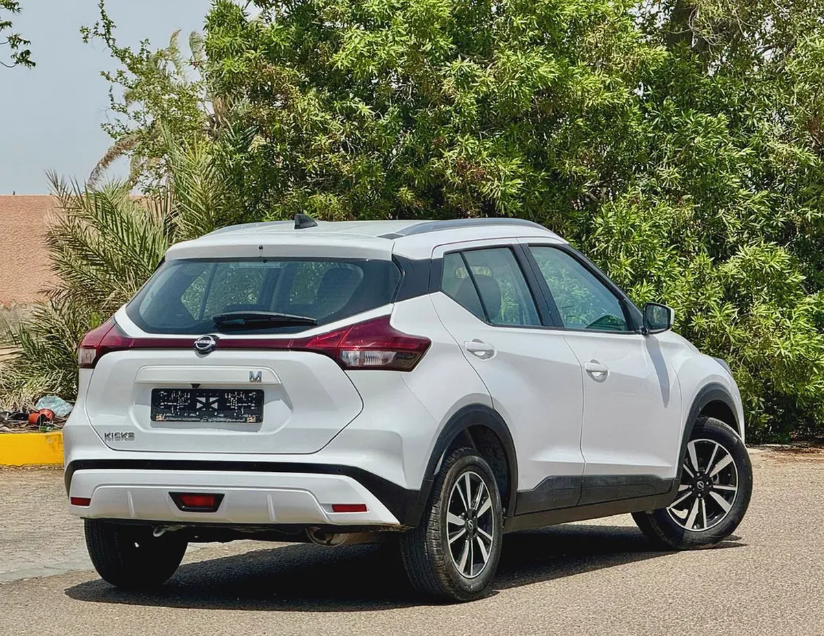 740-Monthly l GCC l 1.6L, Cruise, Camera l Accident Free-2-2