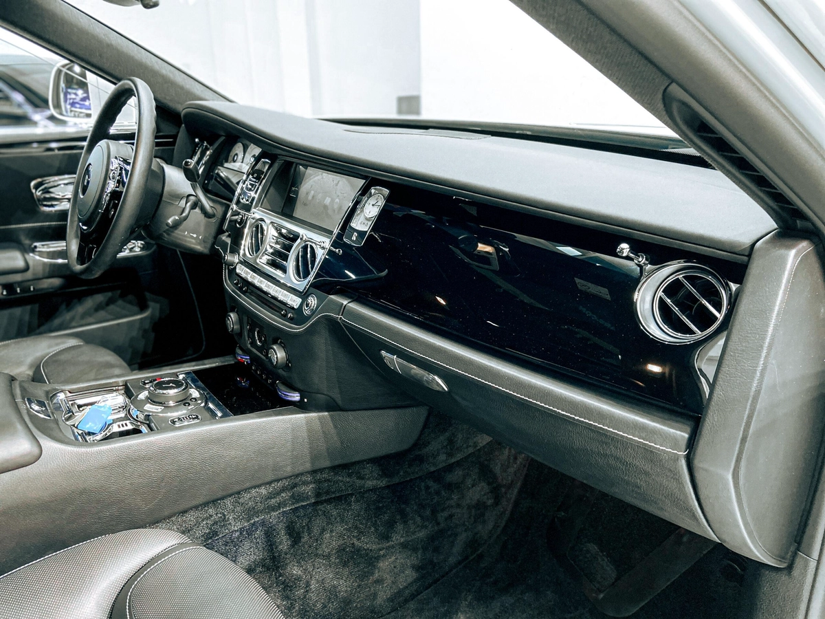 Rolls Royce-Ghost 2017-7-7
