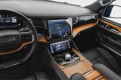 AED 4,811 / 60 months | 0% DP | 2023 Jeep Grand Wagoneer Series III Obsidian / Jeep Warranty-8