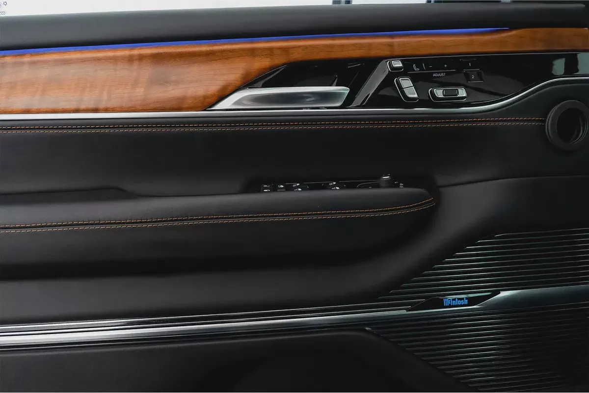 AED 4,811 / 60 months | 0% DP | 2023 Jeep Grand Wagoneer Series III Obsidian / Jeep Warranty-11-11
