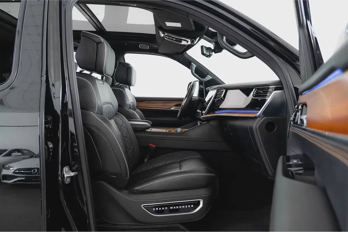 AED 4,811 / 60 months | 0% DP | 2023 Jeep Grand Wagoneer Series III Obsidian / Jeep Warranty-7-7