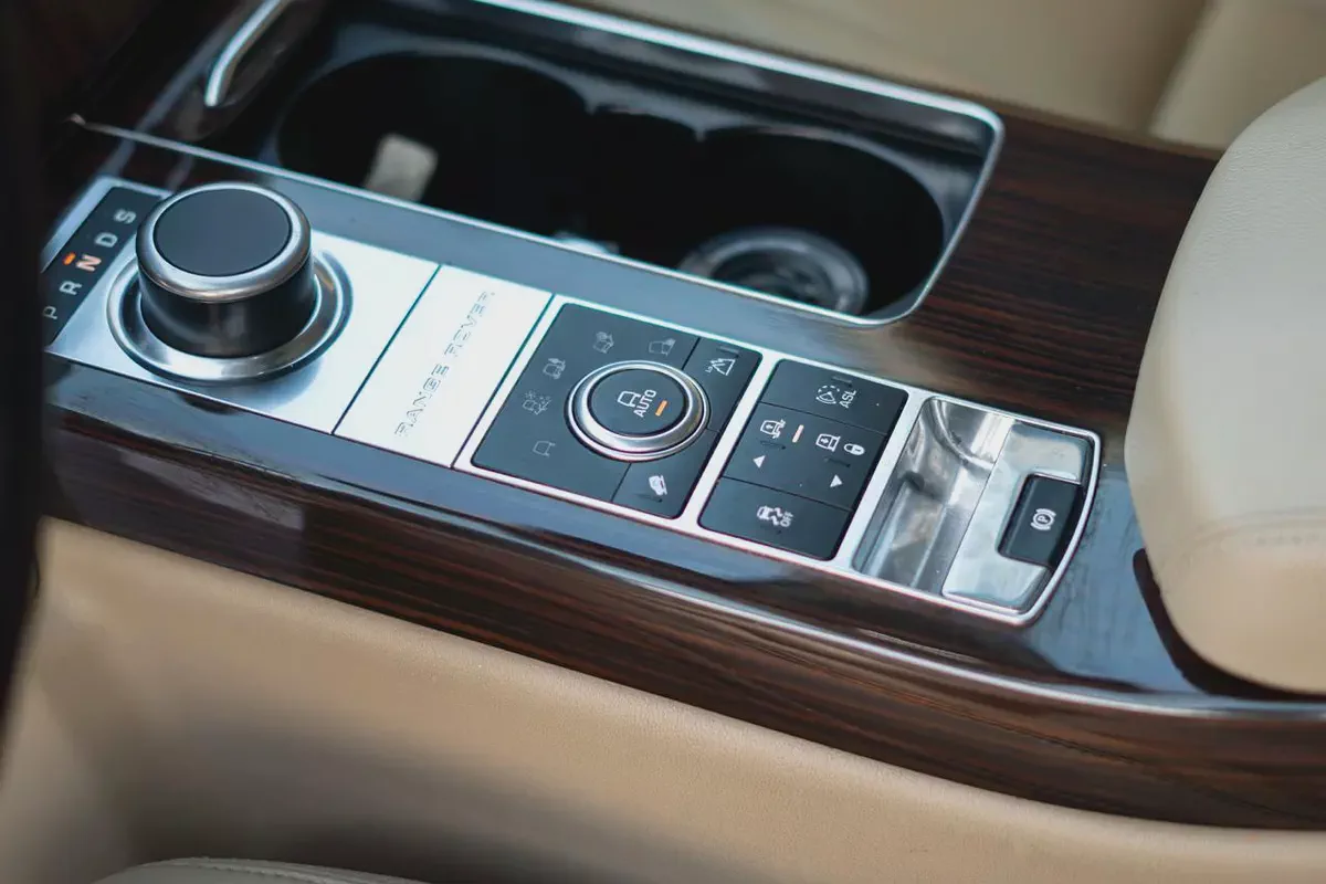 RANGE ROVER VOGE 2015 GCC-13-13