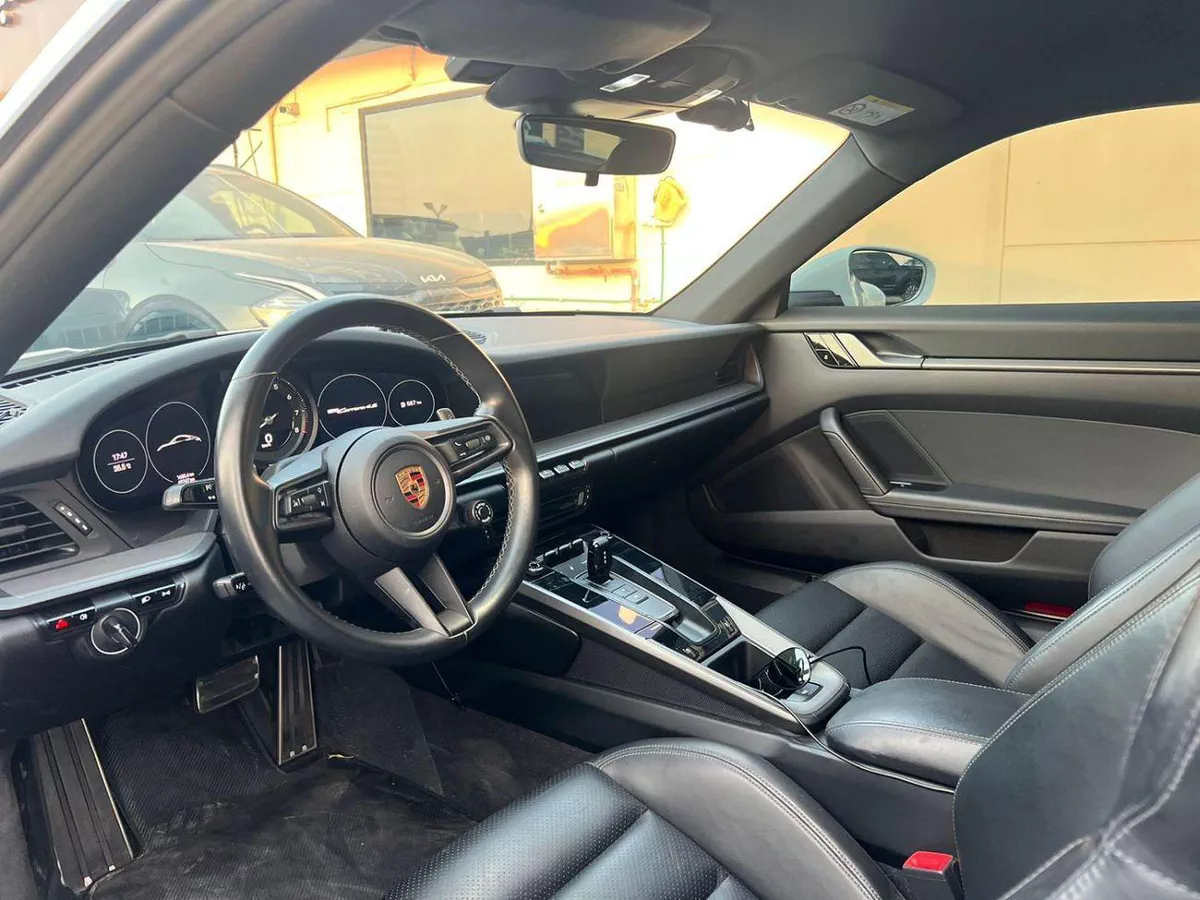 Porsche 911 Carrera 4S 3.0L (444 HP) Coupe-5-0