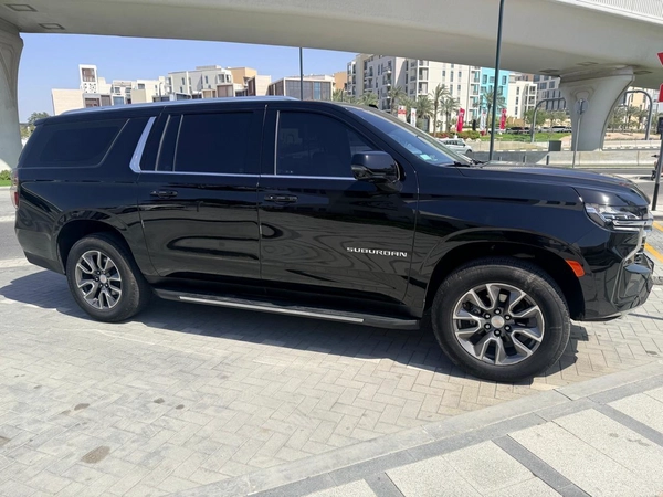 Chevrolet Suburban LT 2024