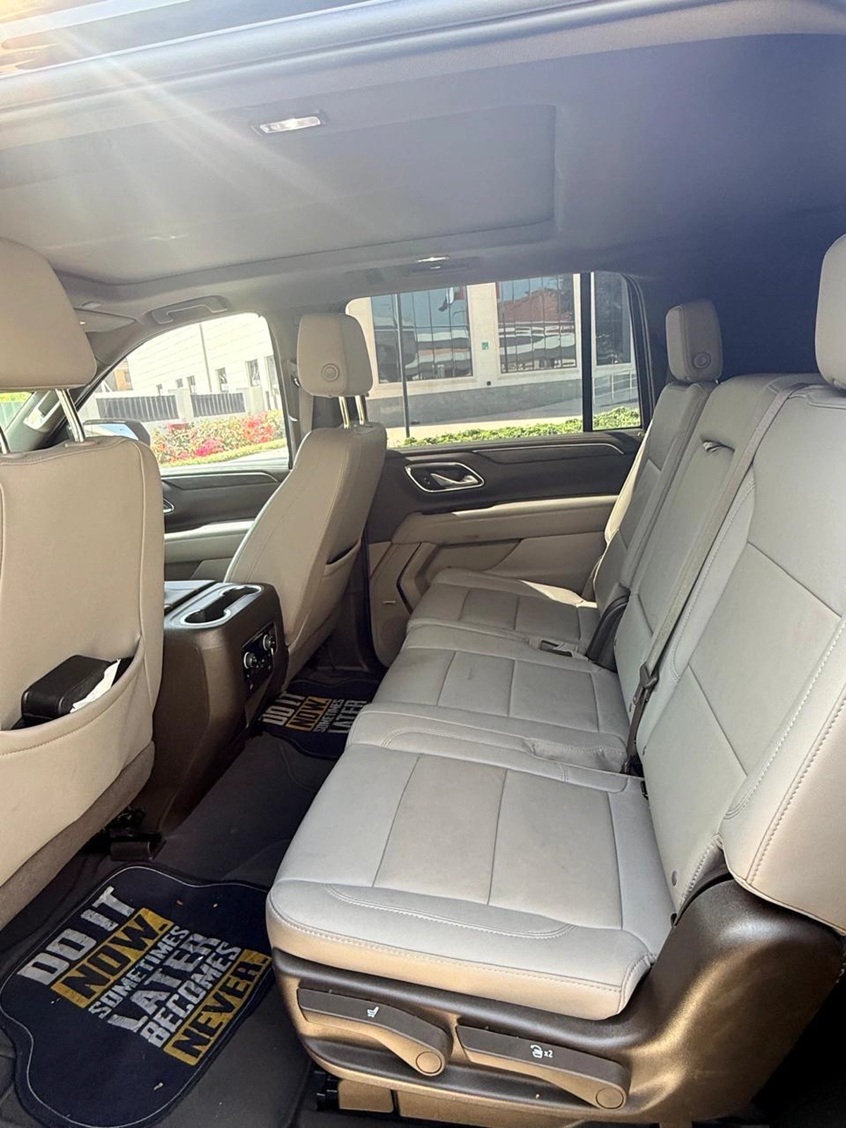 Chevrolet Suburban LT 2024-8-8