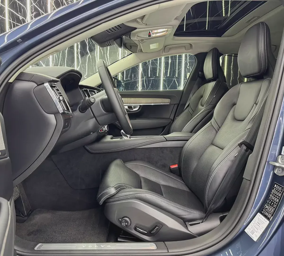 2023 Volvo S90 B6 | Low mileage | GCC | Al Futtaim Warranty & Service 2028 | Full Service History-10-10