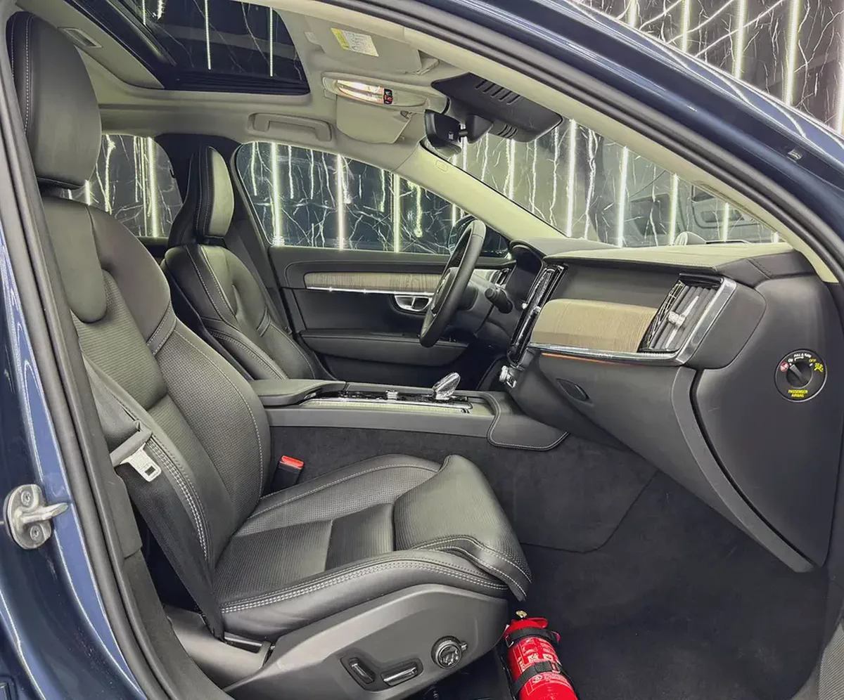 2023 Volvo S90 B6 | Low mileage | GCC | Al Futtaim Warranty & Service 2028 | Full Service History-11-11