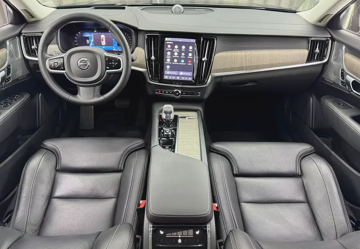 2023 Volvo S90 B6 | Low mileage | GCC | Al Futtaim Warranty & Service 2028 | Full Service History-15-15