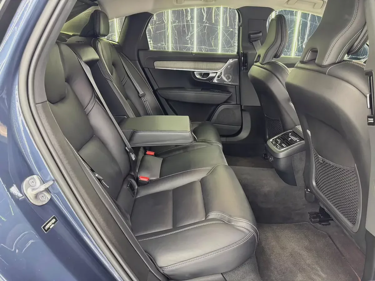 2023 Volvo S90 B6 | Low mileage | GCC | Al Futtaim Warranty & Service 2028 | Full Service History-17-17
