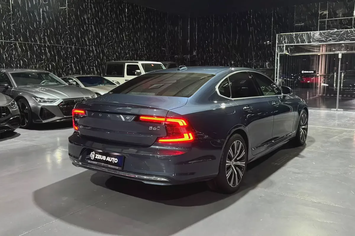 2023 Volvo S90 B6 | Low mileage | GCC | Al Futtaim Warranty & Service 2028 | Full Service History-3-3