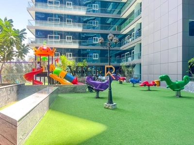 Spacious Unit | Prime Location | Well Maintained-11