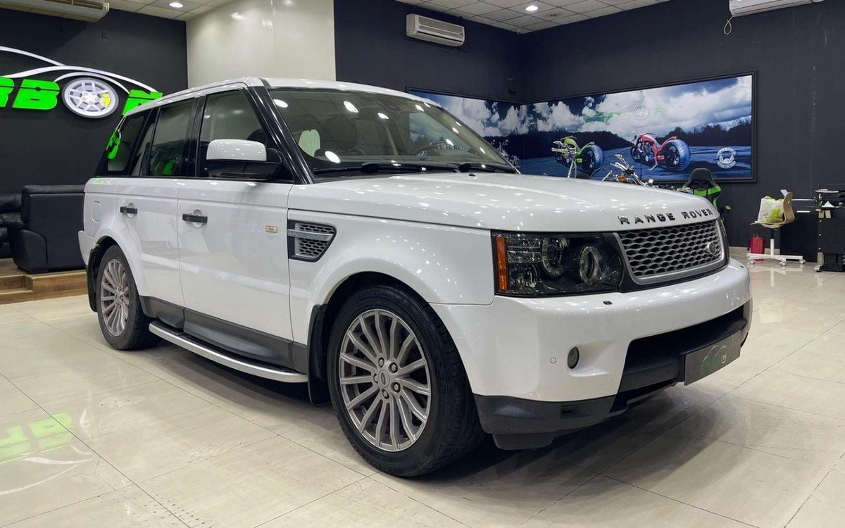 Land Rover Range Rover Sport HSE Land Rover Range Rover Sport 2011 GCC Spec Original paint-3-0