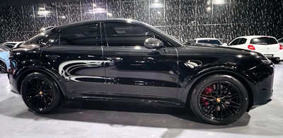 Porsche Cayenne S 2024 | Low Mileage | Excellent Condition | GCC Specs | Full Service History-10